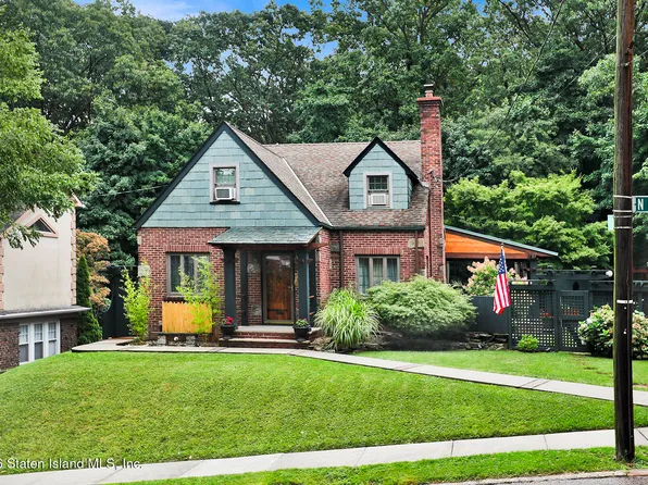 43 N Randall Ave, Staten Island, NY 10301