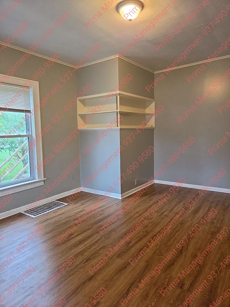 211 N Walnut Street — Photo 2