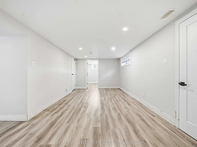 1 Mozart Ave — Photo 27