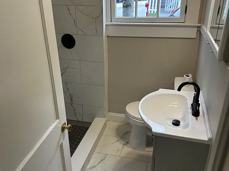 205 E Voorhis Ave #205 — Photo 6