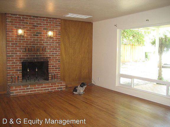 5th image of 16348 Valley Ln