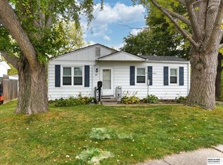 763 Cole Creek Cir, Omaha, NE 68114