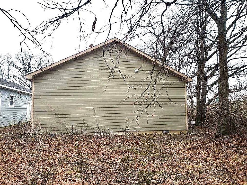 2nd image of 3318 Saint Paul St