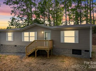 99 Sandy Hill Ln, Hendersonville, NC 28792