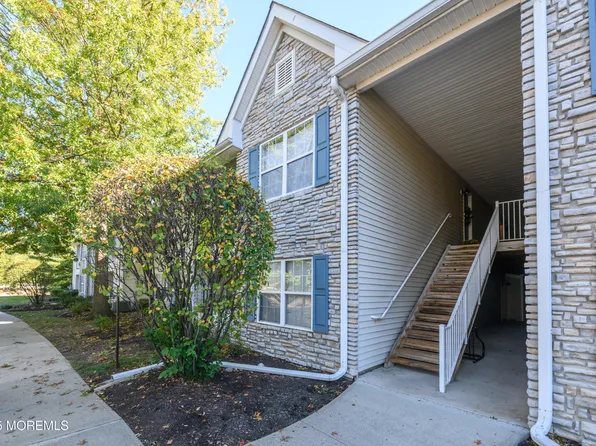 816 Wedgewood Circle, Belford, NJ 07718
