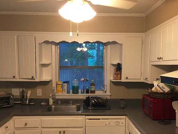 3rd image of 673 Stewart Ave