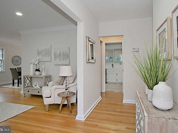 4th image of 6240 Cheryl Dr