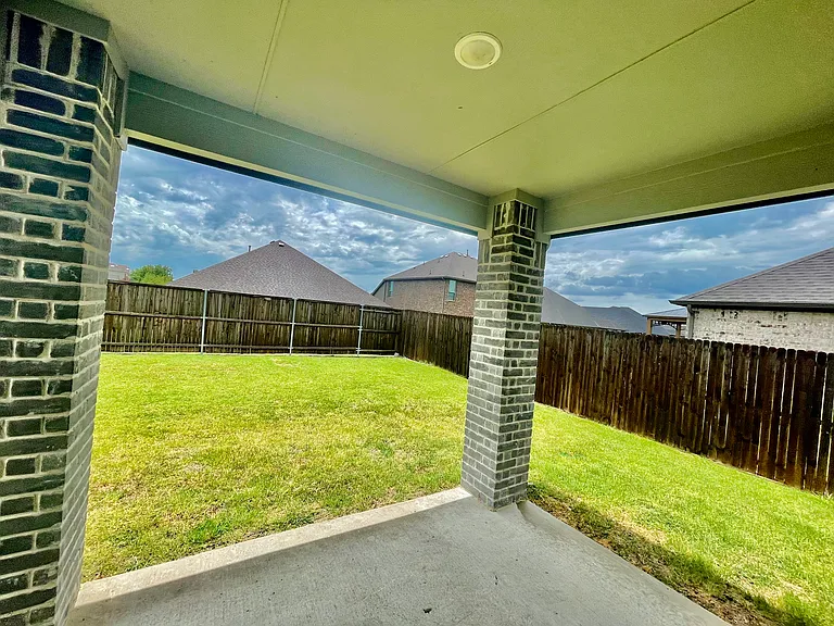525 Ardsley Ln — Photo 20