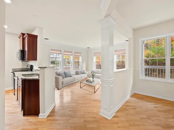 10 Abigail Way Unit 1005, Reading, MA 01867