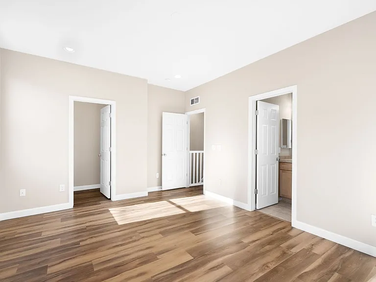 13543 E Longview Ave — Photo 11