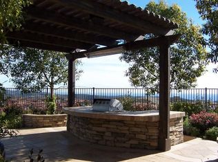 6 Lookout Hl, Newport Beach, CA 92657