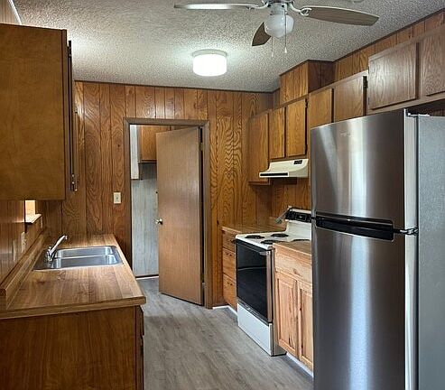2nd image of 227 Redbud Ln Unit A