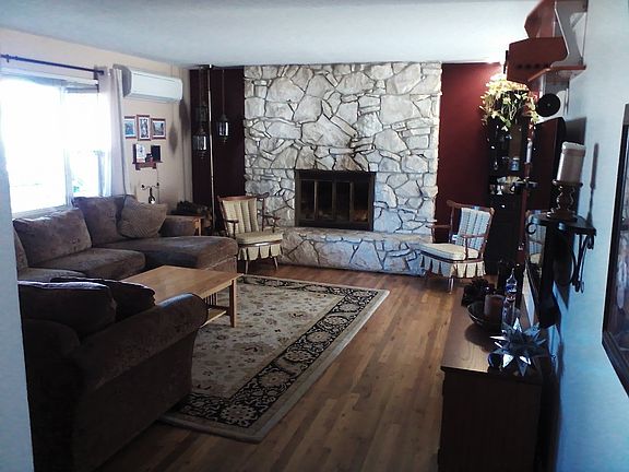 Fireplace with blower insert