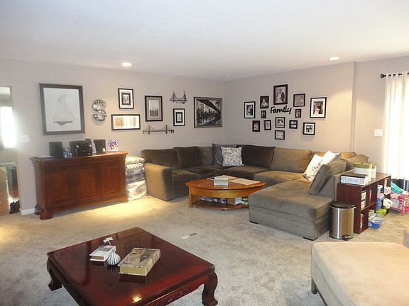 2nd image of 238 Willow Crest Dr