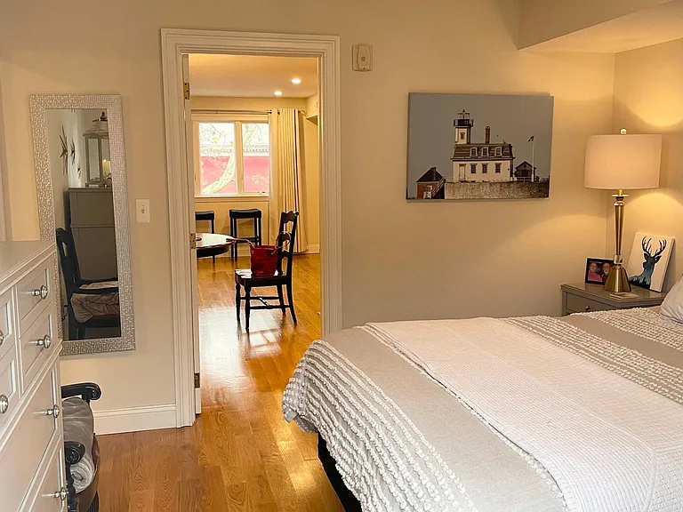 112 Swinburne Row — Photo 6