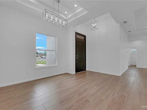 4th image of 3716 Brook Ln