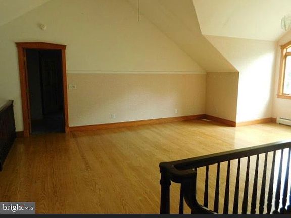 5th image of 875 Prescott Dr