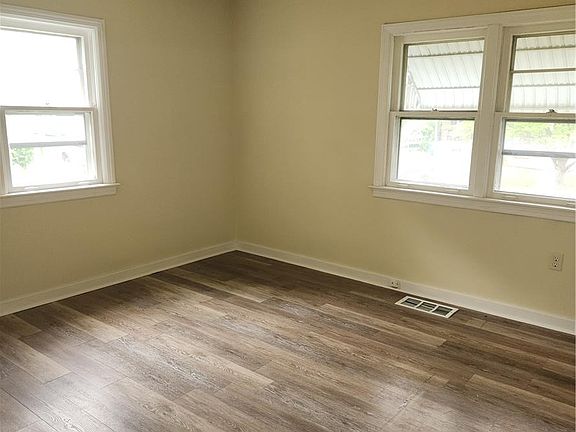 5th image of 3231 Earl St