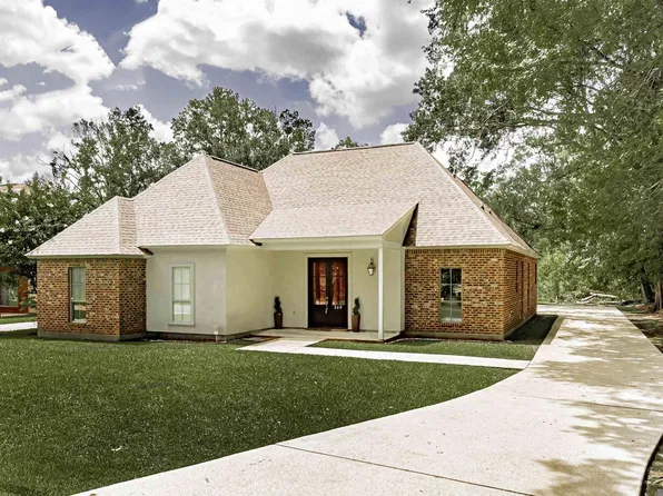 340 Sullivan Ave, Denham Springs, LA 70726