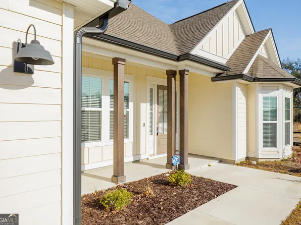 3033 Reynolda Dr, Hahira, GA 31632