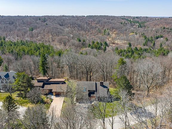 4th image of 20 Ridgeview Ct
