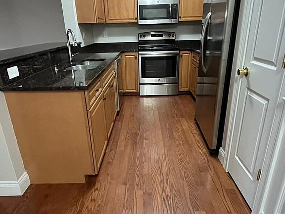 4th image of 233 Magill Dr Unit 7