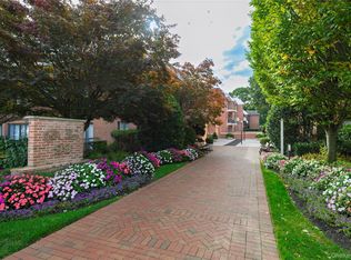 99 S Park Avenue #320, Rockville Centre, NY 11570