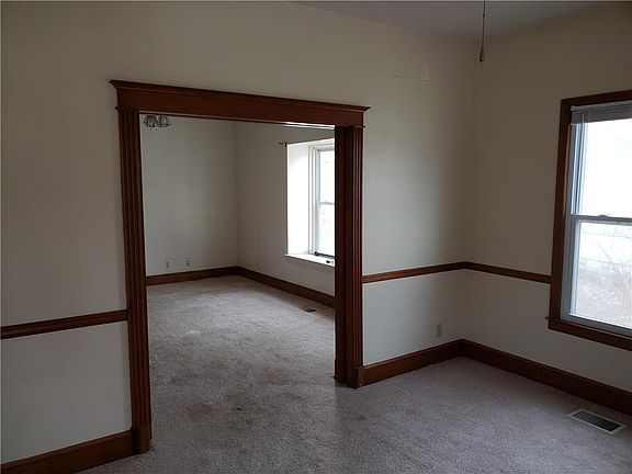 4th image of 727 N Cottage Ave