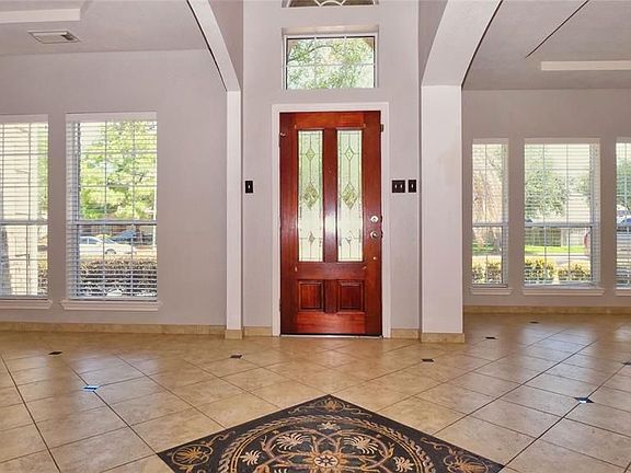 3rd image of 16319 S Temple Dr