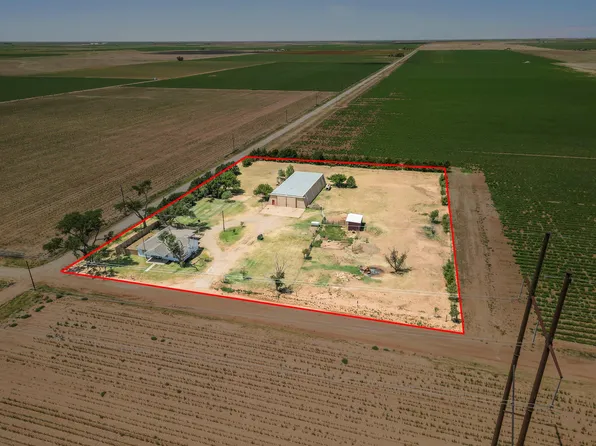 3298 Hawk Rd, Levelland, TX 79336