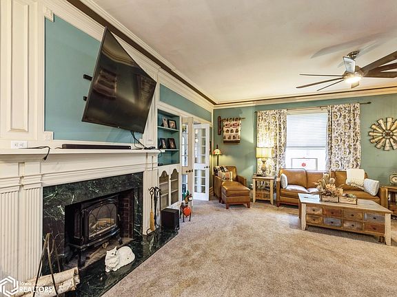 5th image of 402 W Montgomery St