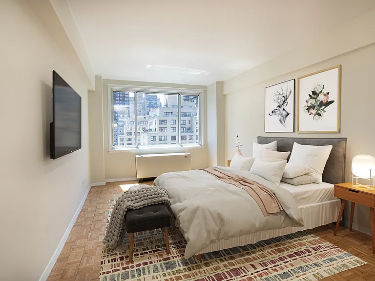 340 E 51st St #4K — Photo 7