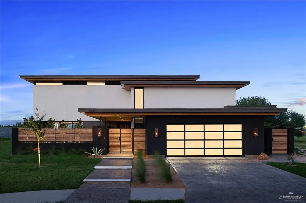 4 bed, 3.5 bath, 3262 sqft, $5,900 — Photo 1