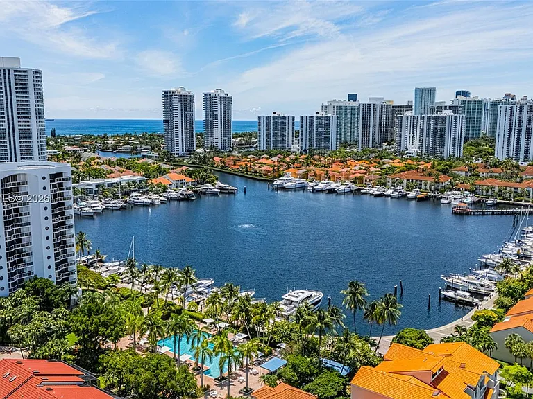 3598 Yacht Club Dr #601 — Photo 41