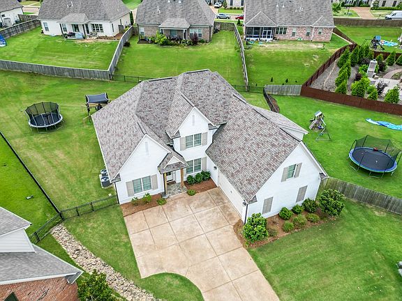 4th image of 632 Centerpointe Cv