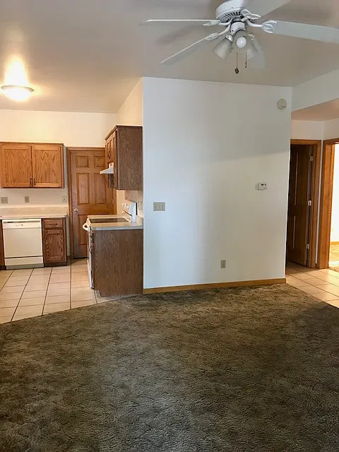 2 bed, $1,200 — Photo 4