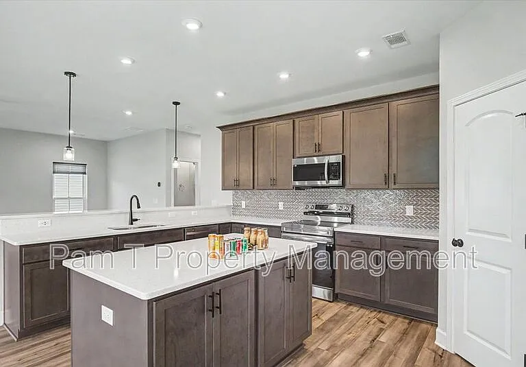 203 Alyssa Ave — Photo 16