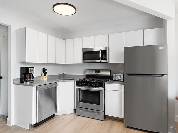 4th image of 1966 1st Ave APT 9O