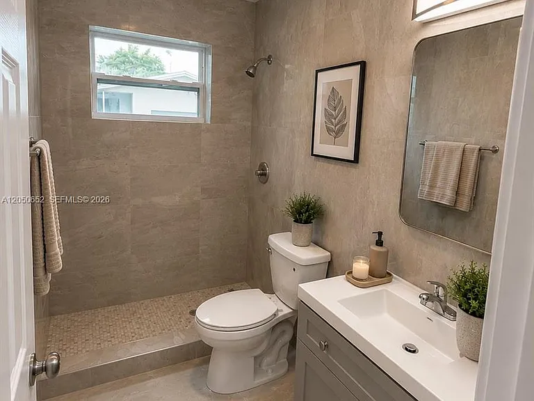 2100 N 52nd Ave — Photo 26