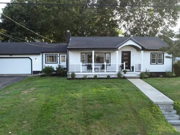 109 Kaufman Rd, Tiverton, RI 02878