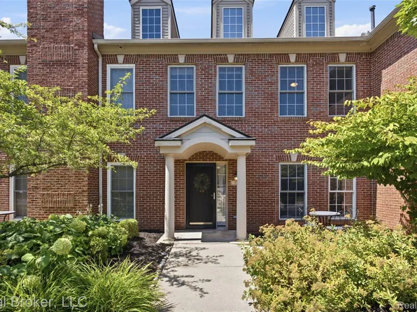 5748 Hampshire Ln, Ypsilanti, MI 48197
