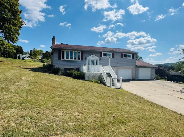 571 Hillcrest Dr, Towanda, PA 18848