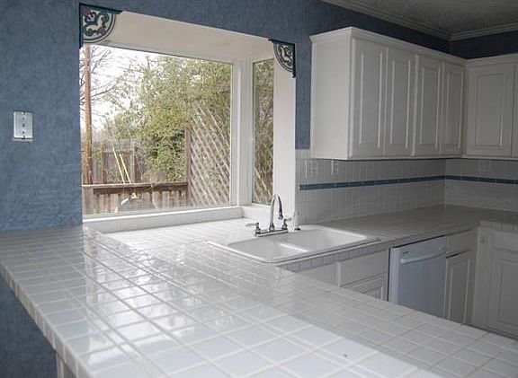 Spacious counter tops for plants and enjoying the morning!