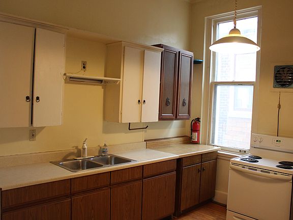 4th image of 117 Pearl St #1