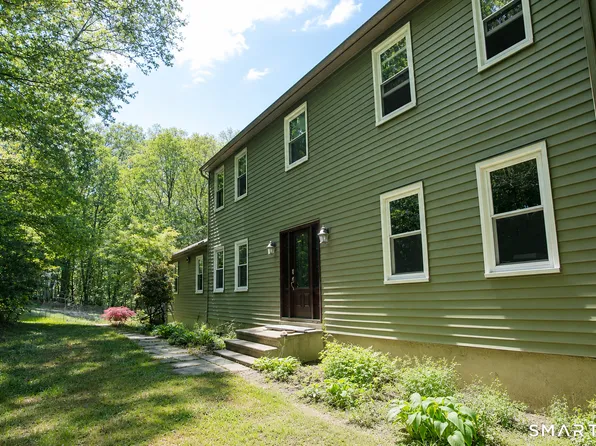 26 Mountain Laurel Lane, Newtown, CT 06482