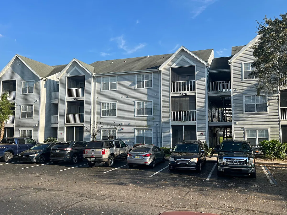 Building Photo - 1226 Bermuda Lakes Ln #202