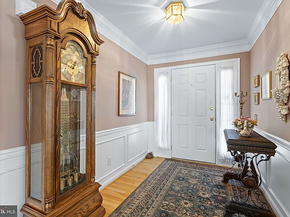 4th image of 1 Weiskopf Cir