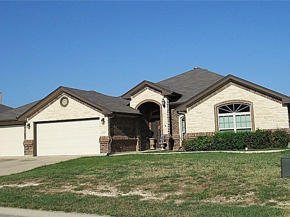 2nd image of 2031 Falling Leaf Ln