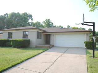 17891 Fairwood Dr, Clinton Township, MI 48035