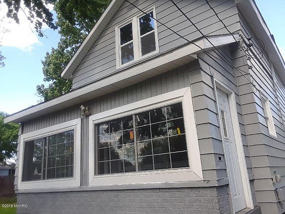 3rd image of 2042 Saint Charles Ave SW